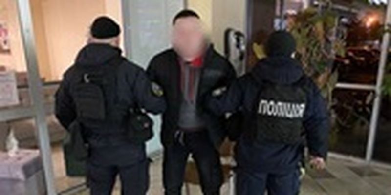 Под Киевом мужчина пытался изнасиловать девушку в туалете ТРЦ