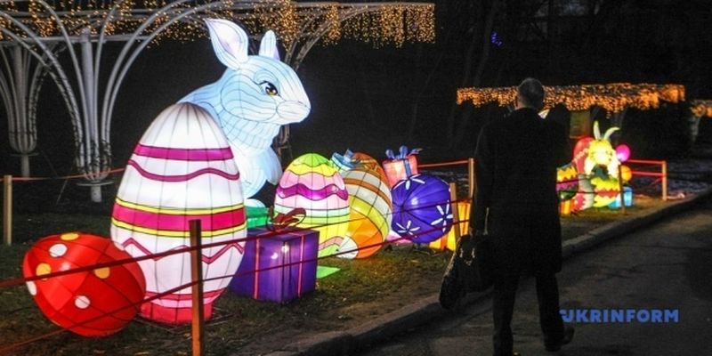 Световое шоу, фаер-батлы и “терракотовая армия”: в Киеве празднуют китайский Новый год