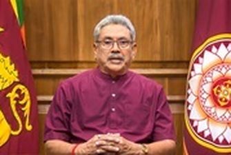 Бежавший из Шри-Ланки президент отправился на курорт