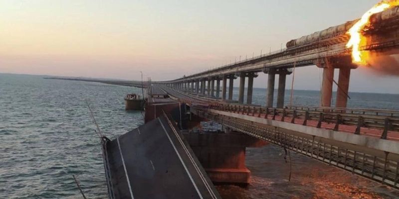 Украина уничтожит Крымский мост в первой половине 2024 года, - The Guardian