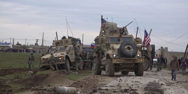 США направили більше військ до Сирії через Росію: її звинувачують у провокуванні масштабної ДТП