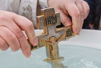 Cвященник-депутат призывает отказаться от Крестного хода на Крещение из-за COVID-19
