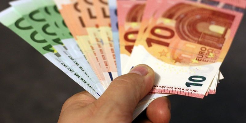 Украина получила 500 млн евро от ЕИБ: на что пойдут средства
