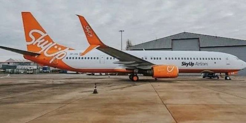 Літак з евакуйованими з Китаю українцями перенаправили у «Бориспіль»