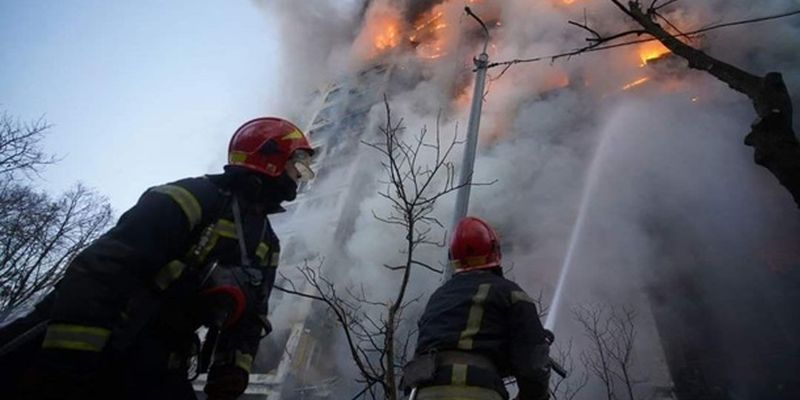 Обстрел Киева: пожар в шестнадцатиэтажке потушен