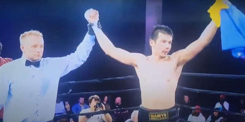 "Путин - убийца": казахстанский боксер поддержал Украину после победы