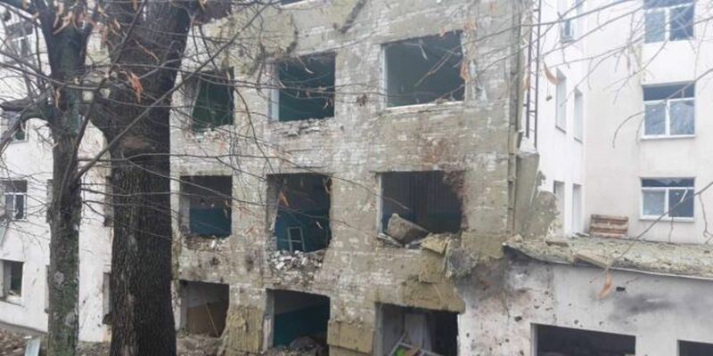 Минулого року зробили капітальний ремонт: ворог вдарив ракетами по лікарні в Куп’янську