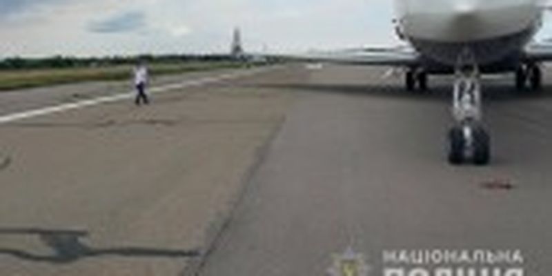 Гелікоптер і літак родини Медведчука передали ЗСУ – Нацполіція