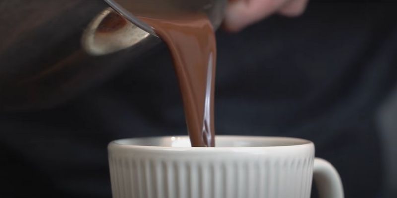 Ідеальний гарячий шоколад: простий рецепт осіннього напою 