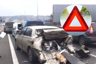 Кровавый разворот: под Киевом в масштабном ДТП пострадал десяток авто
