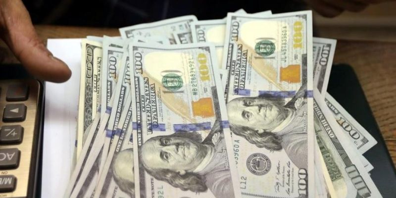 НБУ установил официальный курс на уровне 25,53 гривны за доллар