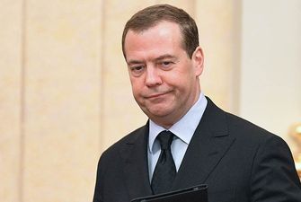 Вашингтон с Лондоном развели европейцев как наперсточники, — Медведев о падении евро