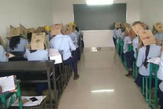 В Індії студентів змусили складати іспит із коробками на голові