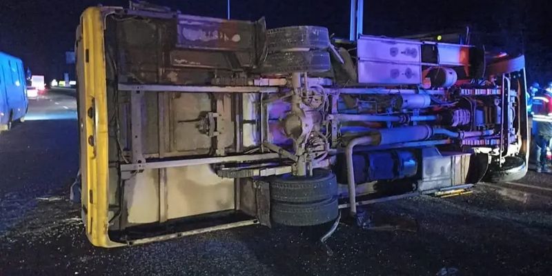 Под Львовом грузовик врезался в маршрутку - пострадали более 30 человек