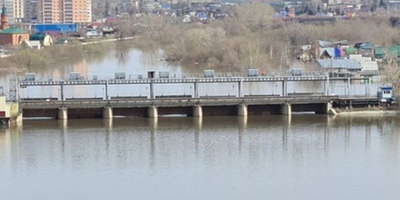 В Кургане может затопить единственный в РФ завод по производству БМП: река Тобол поставила рекорд