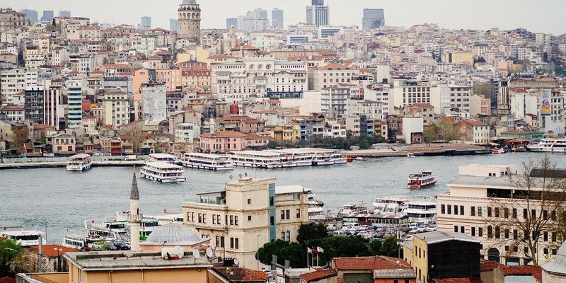 Туреччину можуть повністю закрити на карантин до 12 травня