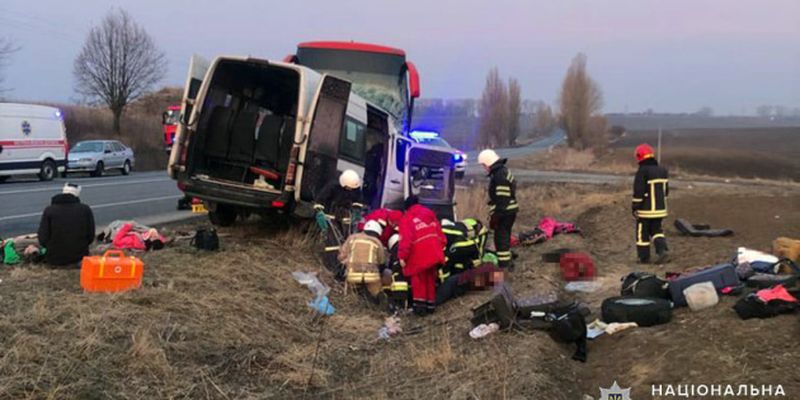 Микроавтобус с переселенцами попал в ДТП в Хмельницкой области - семеро погибших
