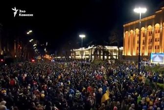 В Тбилиси собрался многотысячный митинг в поддержку Украины