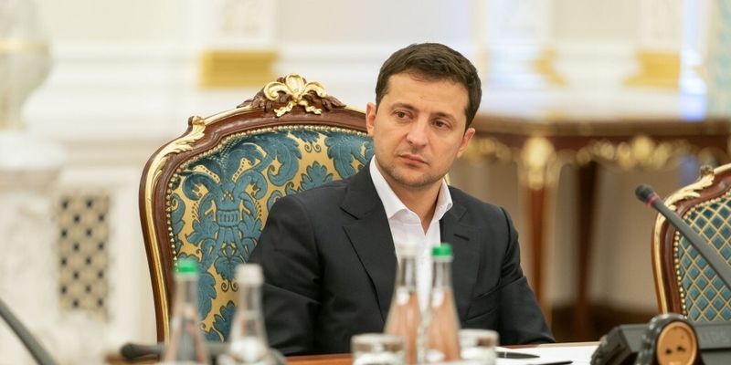 Зеленский на заседании СНБО поручил просмотреть сценарии урегулирования ситуации на Донбассе