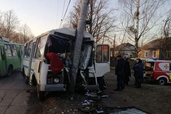 Жуткое ДТП с пассажирским автобусом случилось на Житомирщине, есть погибший
