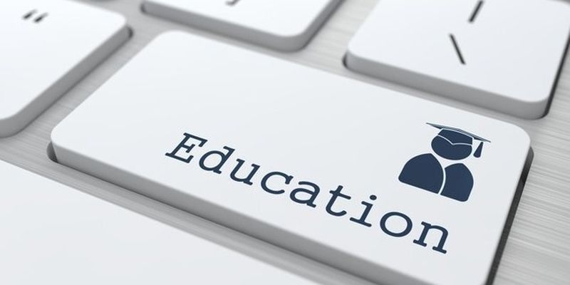Офлайн или онлайн: каким будет обучение 2022-2023