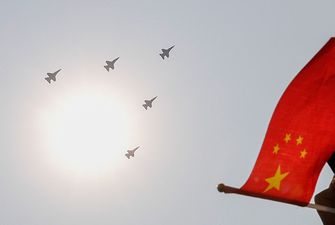 Пытается захватить остров в кольцо: Китай построил большие военные базы вокруг Тайваня