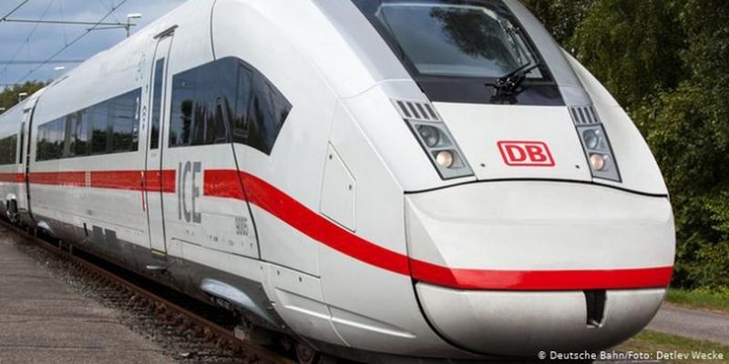 Новини економіки: зміцнення гривні, "нова Україна", Deutsche Bahn та "Укрзалізниця"