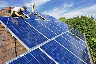 Владельцам домашних солнечных станций не платят по "зеленому" тарифу: Герус сообщил о проблеме