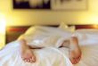 Как влияет на сон выбор стороны кровати: ответ ученых