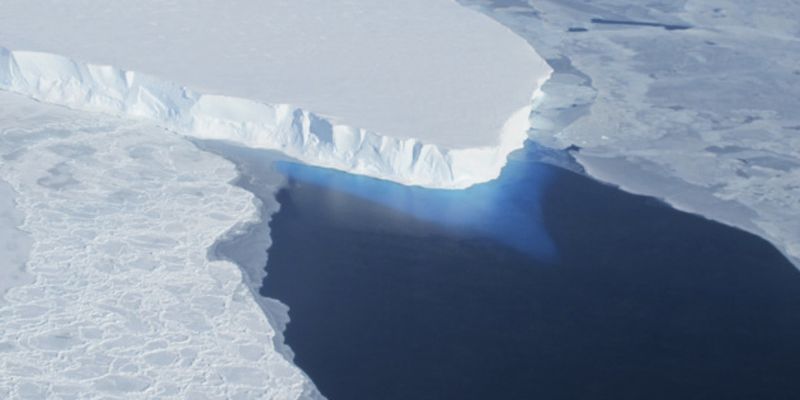 Ученые предупредили о последствиях таяния крупнейшего в мире ледника