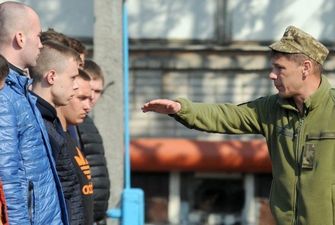 Одесские СМИ показали, как призывников сажают в бусы: как этого избежать