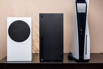 Размеры PlayStation 5 и Xbox Series X сравнили на фото