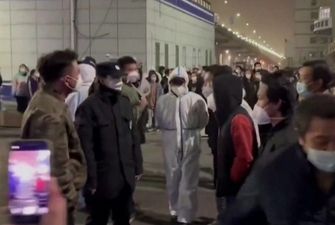 На западе Китая - массовые антикарантинные протесты