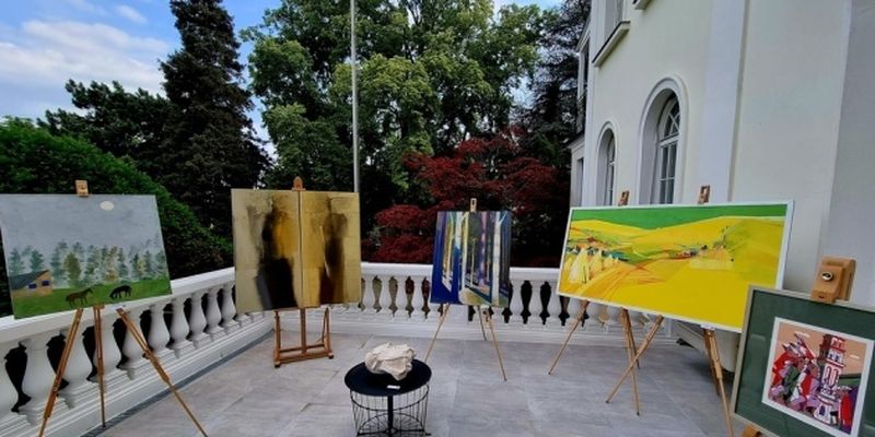 В Вене прошла выставка-аукцион в поддержку украинок, пострадавших от агрессии рф
