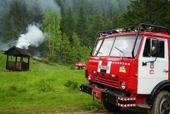 На Вижниччині рятувальники гасили умовну пожежу у лісі