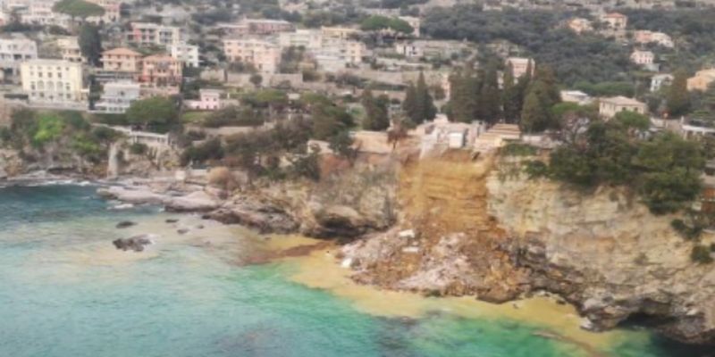 200 трун упали в море: в Італії зі скелі звалився цвинтар