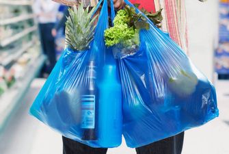 Безкоштовні пластикові пакети стануть платними з 10 грудня