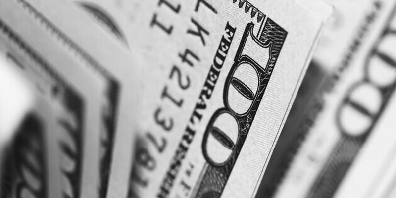 Нацбанк установил годовой рекорд по продаже валюты