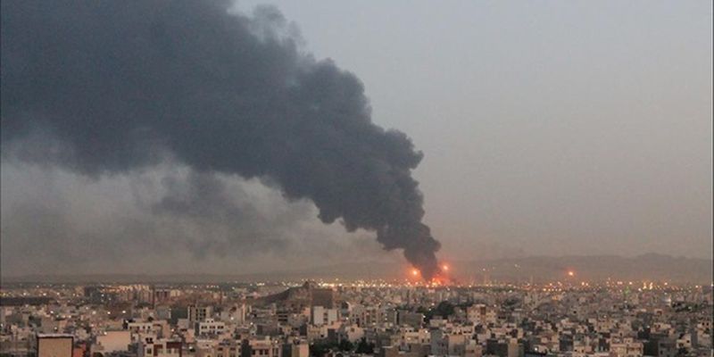 В Тегеране горит один из крупнейших НПЗ Ирана
