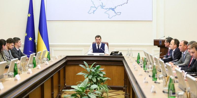 Майже 70% українців вважають, що засідання уряду мають бути відкритими для ЗМІ