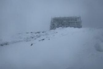 У Карпатах намело по метру снігу: туристів просять не ходити в гори