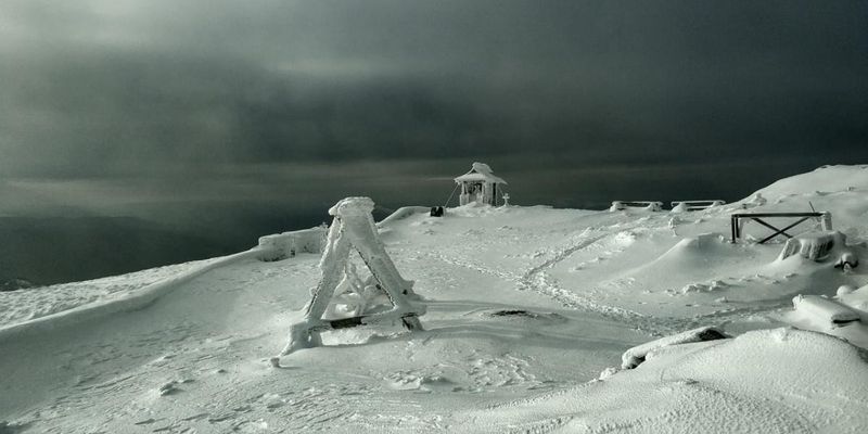З'явилося фото спражньої "зими" у Карпатах