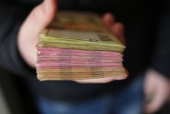 В Украине распространяют фальшивые деньги похожие на настоящие