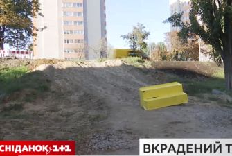 У Києві забудовник зруйнував тротуар та велодоріжку заради заїзду до новобудов