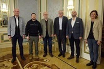 Зеленский встретился с тремя министрами Словакии