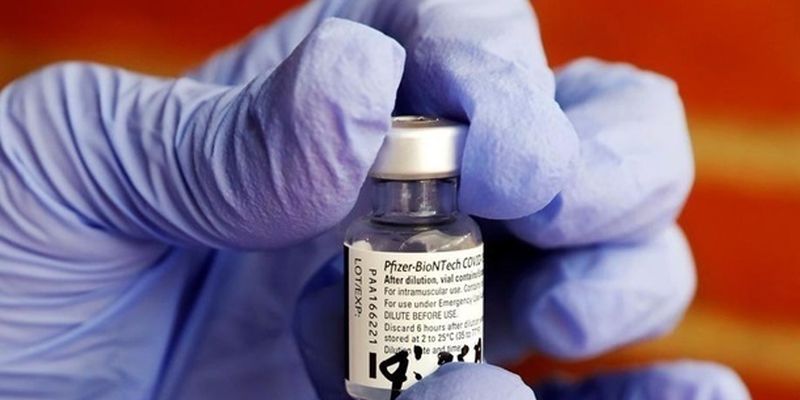Японские ученые рассчитали эффективность COVID-вакцины Pfizer