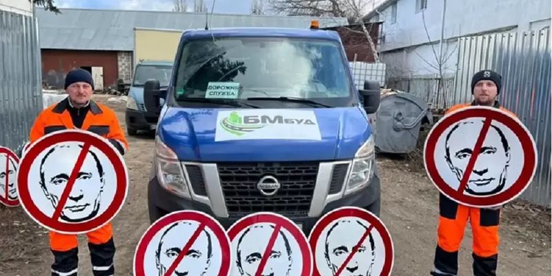 "Немедленно сдавайся в плен или встреть смерть": Укравтодор утвердил новые дорожные знаки