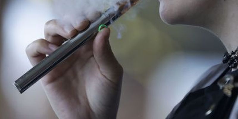 Електронні сигарети та вейпи: чи дійсно вони менш шкідливі