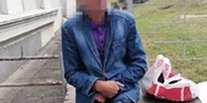 В центре Киева мужчина напал на девочку, собиравшую деньги для ВСУ