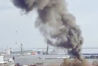 У турецькому чорноморському порту Самсун стався вибух, почалася пожежа: подробиці